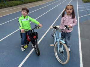 Kids on bikes in Wuhan