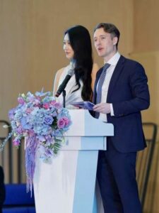 School Leadership Dr. Bryn James Vice Head of School and Head of High School BASIS International School Hangzhou 